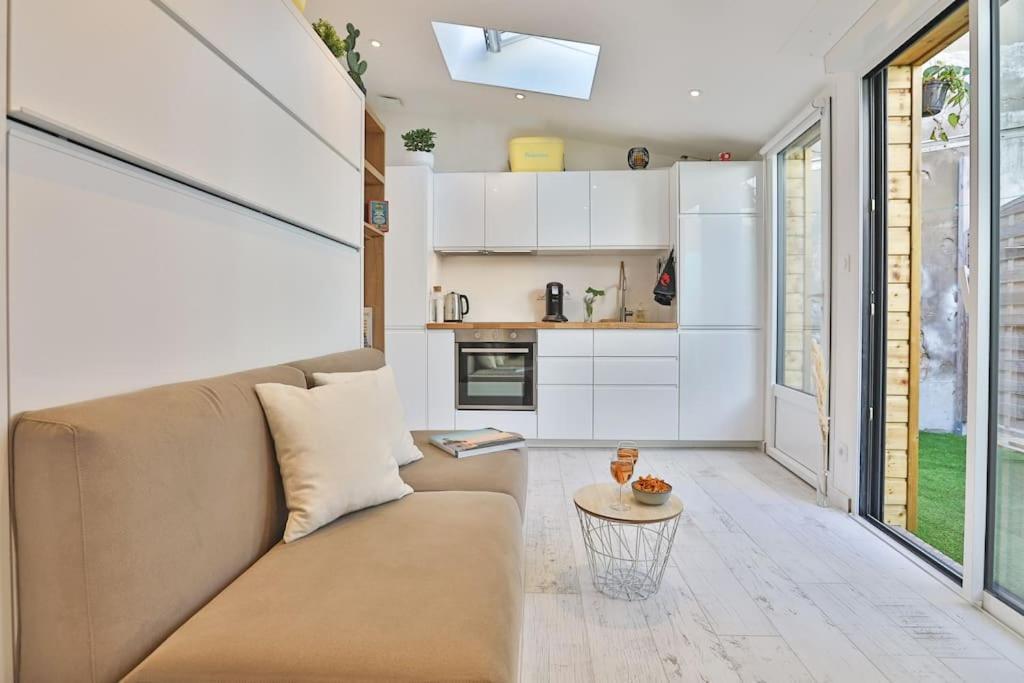 Tiny Studio Terrasse, Hypercentre La Plage A 2 Pas ! เลส์ซาบล์-โดล็อนน์ ภายนอก รูปภาพ